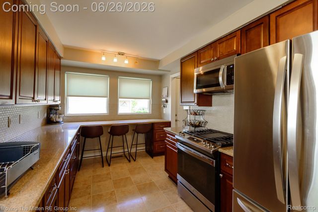 33115 Anita Drive, Westland, MI 48185