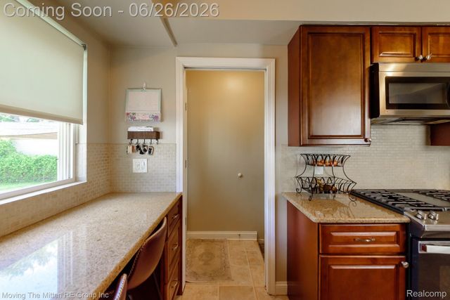33115 Anita Drive, Westland, MI 48185
