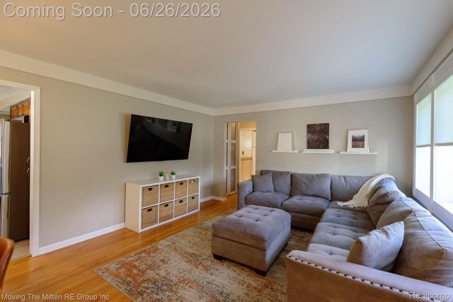 33115 Anita Drive, Westland, MI 48185
