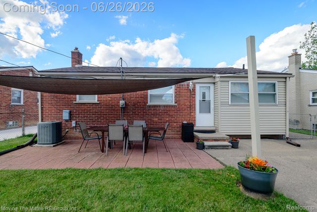 33115 Anita Drive, Westland, MI 48185