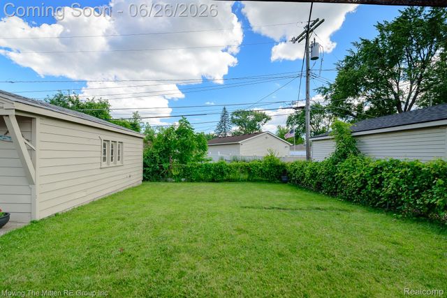 33115 Anita Drive, Westland, MI 48185