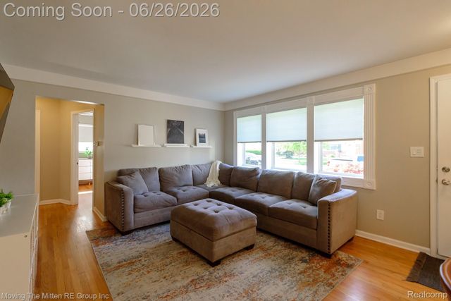 33115 Anita Drive, Westland, MI 48185