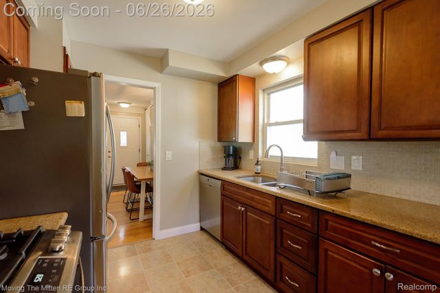 33115 Anita Drive, Westland, MI 48185