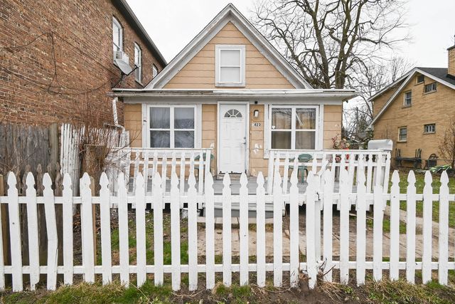 1423 Victoria Avenue, North Chicago, IL 60064