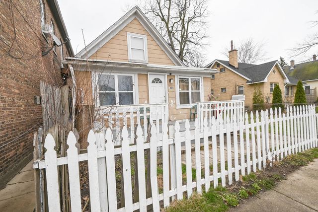 1423 Victoria Avenue, North Chicago, IL 60064