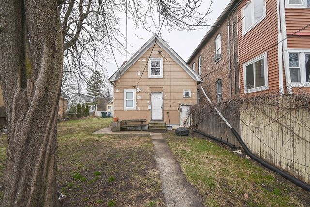 1423 Victoria Avenue, North Chicago, IL 60064