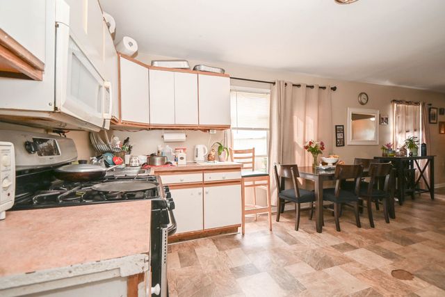 1423 Victoria Avenue, North Chicago, IL 60064