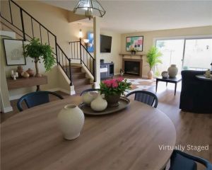 8323 Grenoble 32, Sunland, CA 91040