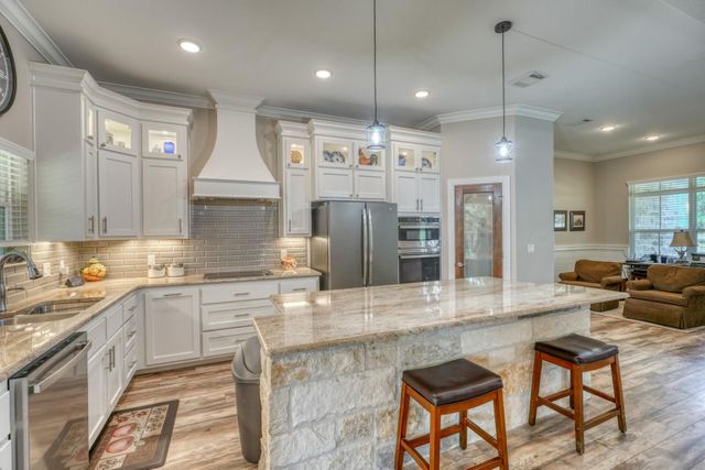 105 Buffalo BND, Lampasas, TX 76550
