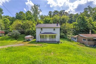 932 Dixon Ave, N Versailles, PA 15137