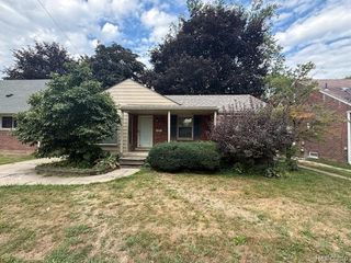 10005 Grayfield, Redford, MI 48239