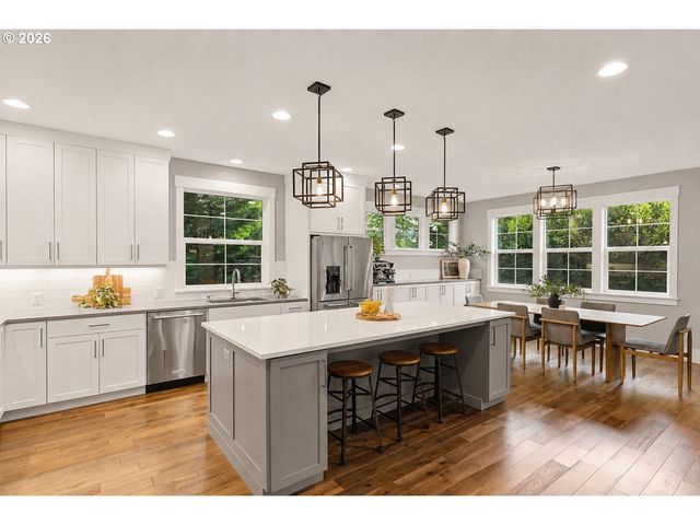 15963 BONAIRE Ave, Lake Oswego, OR 97035
