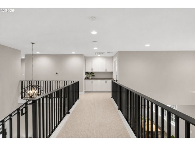 15963 BONAIRE Ave, Lake Oswego, OR 97035