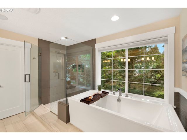 15963 BONAIRE Ave, Lake Oswego, OR 97035