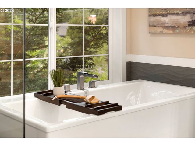15963 BONAIRE Ave, Lake Oswego, OR 97035