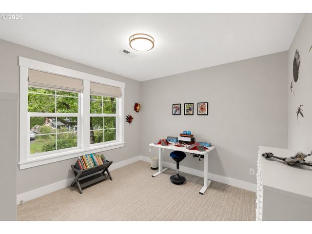 15963 BONAIRE Ave, Lake Oswego, OR 97035