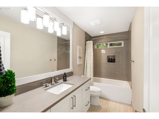 15963 BONAIRE Ave, Lake Oswego, OR 97035