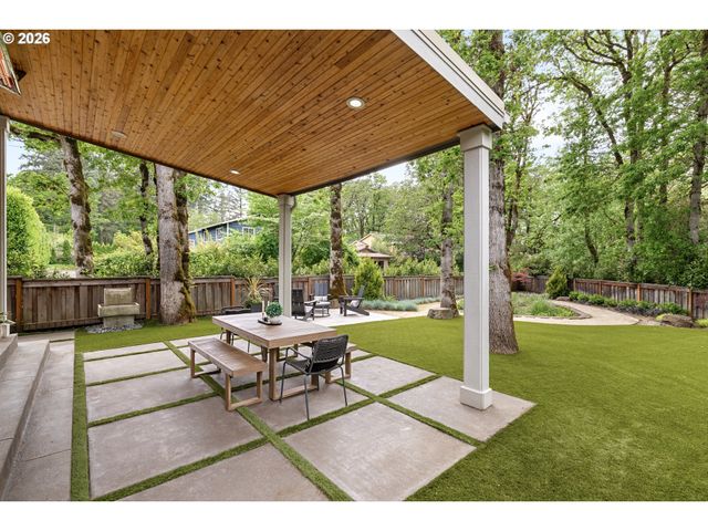 15963 BONAIRE Ave, Lake Oswego, OR 97035
