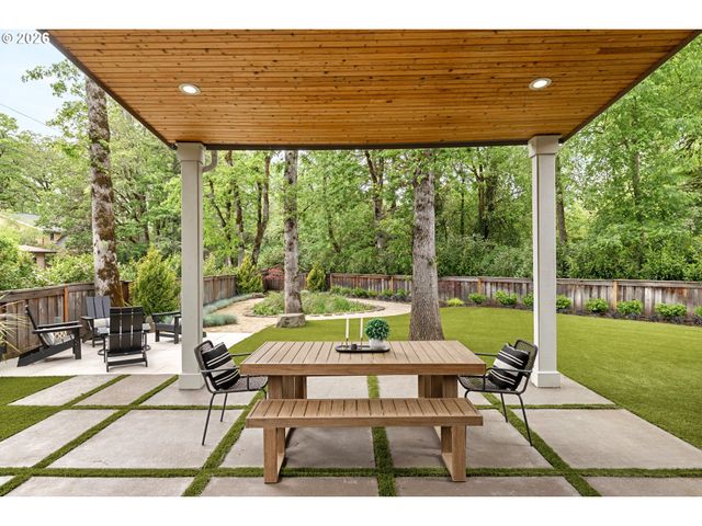 15963 BONAIRE Ave, Lake Oswego, OR 97035