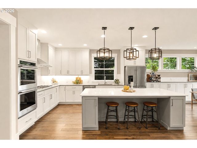 15963 BONAIRE Ave, Lake Oswego, OR 97035