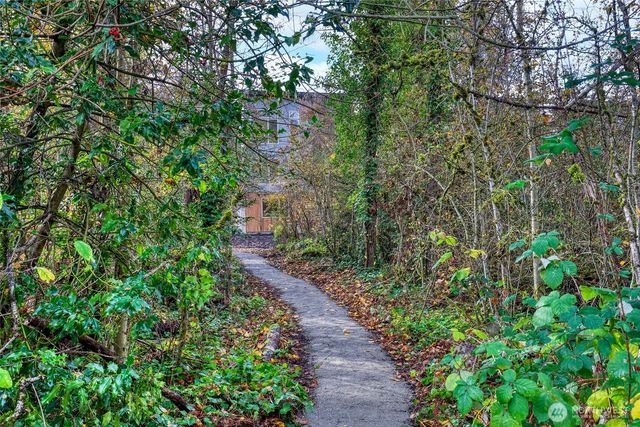 10630 E Riverside Dr, Bothell, WA 98011