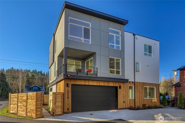 10630 E Riverside Dr, Bothell, WA 98011