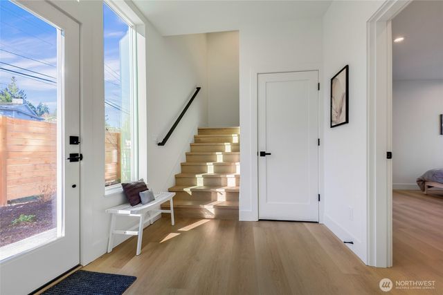 10630 E Riverside Dr, Bothell, WA 98011