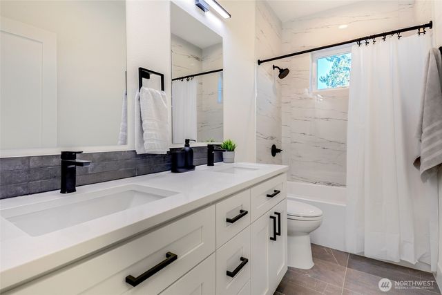 10630 E Riverside Dr, Bothell, WA 98011