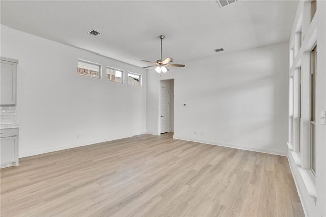 109 Royal Fern RD, Hutto, TX 78634