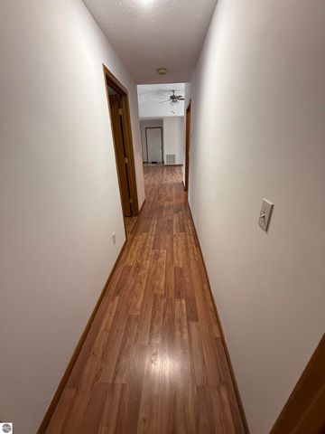 2154 Hammond Place W, Traverse City, MI 49686