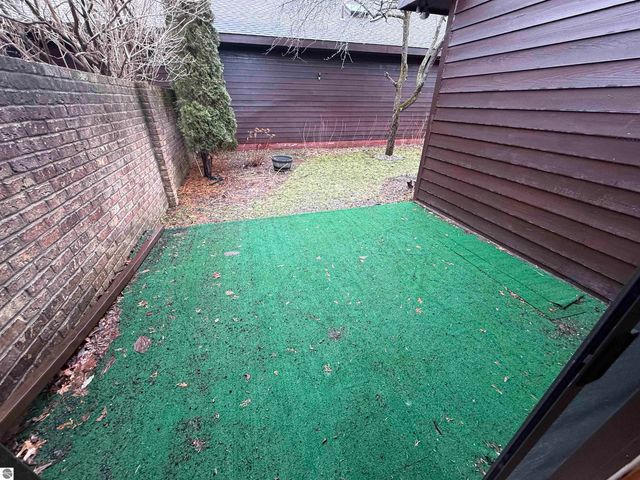 2154 Hammond Place W, Traverse City, MI 49686