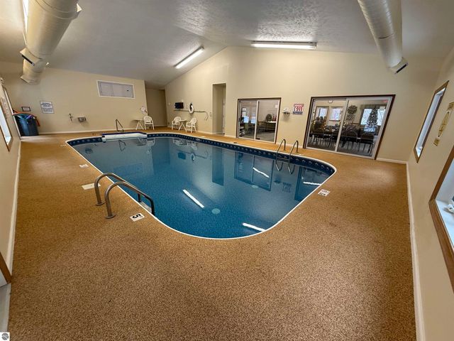 2154 Hammond Place W, Traverse City, MI 49686