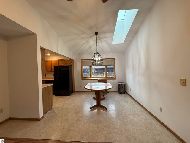 2154 Hammond Place W, Traverse City, MI 49686