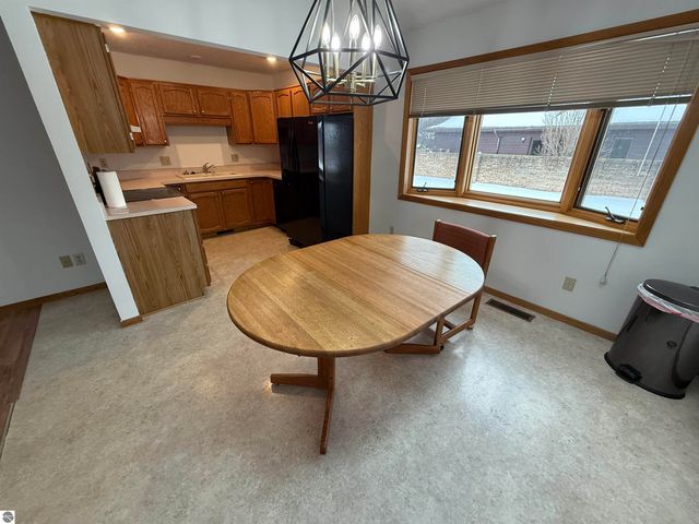 2154 Hammond Place W, Traverse City, MI 49686