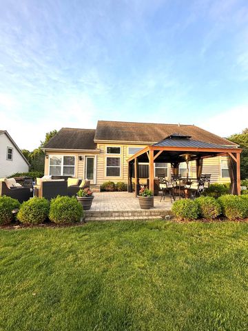 2025 Alum Village Drive, Lewis Center, OH 43035