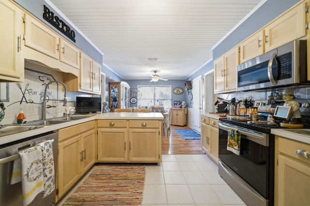 108 Long Pointe Drive, Mary Esther, FL 32569