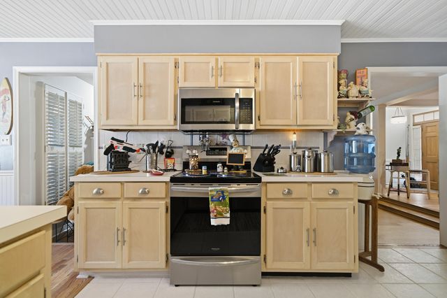 108 Long Pointe Drive, Mary Esther, FL 32569