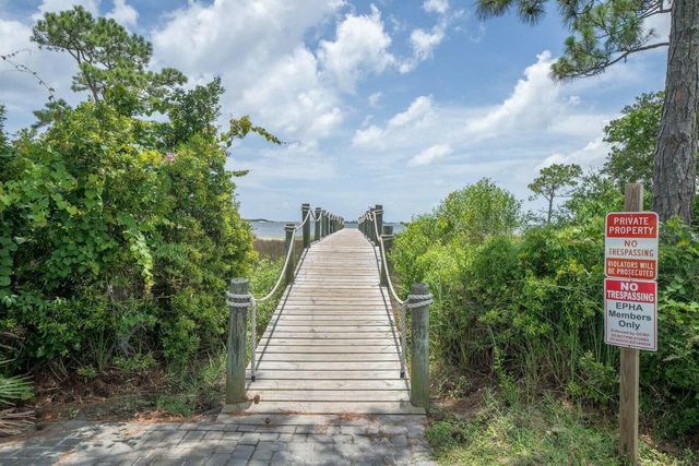 108 Long Pointe Drive, Mary Esther, FL 32569