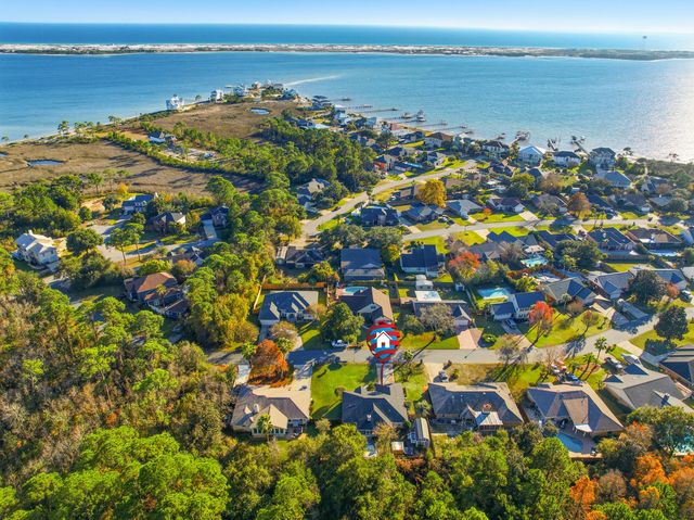 108 Long Pointe Drive, Mary Esther, FL 32569