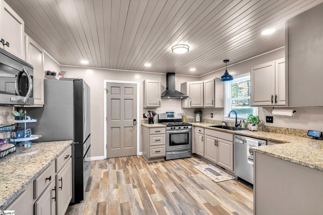 425 Hannon Road, Inman, SC 29349