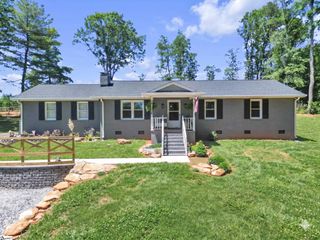 425 Hannon Road, Inman, SC 29349
