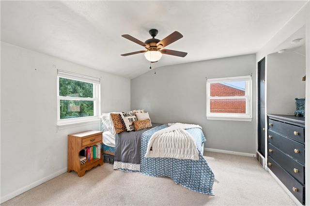 1100 Raven Dr, Scott Twp, PA 15243