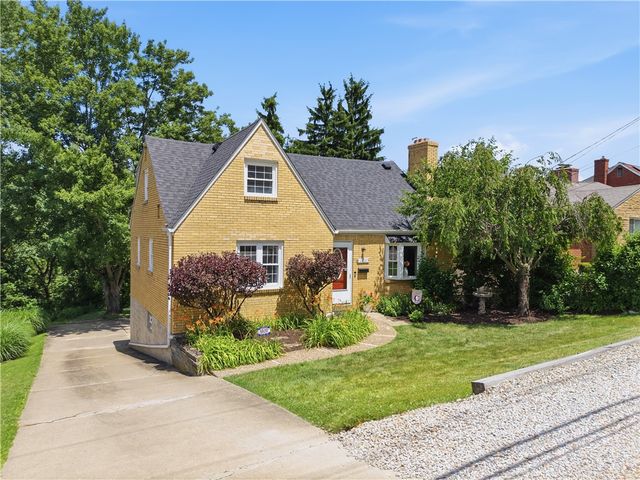 1100 Raven Dr, Scott Twp, PA 15243