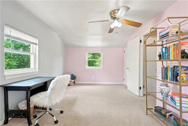1100 Raven Dr, Scott Twp, PA 15243