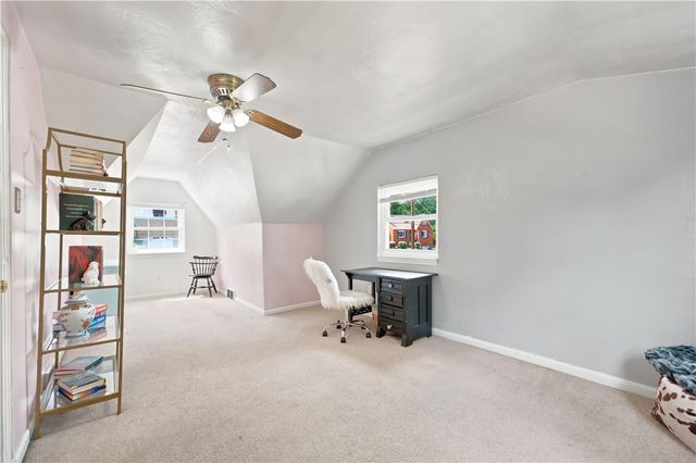 1100 Raven Dr, Scott Twp, PA 15243