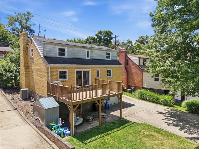 1100 Raven Dr, Scott Twp, PA 15243