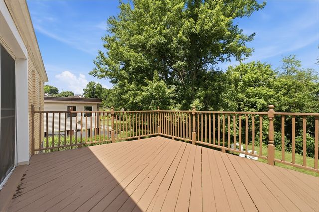 1100 Raven Dr, Scott Twp, PA 15243