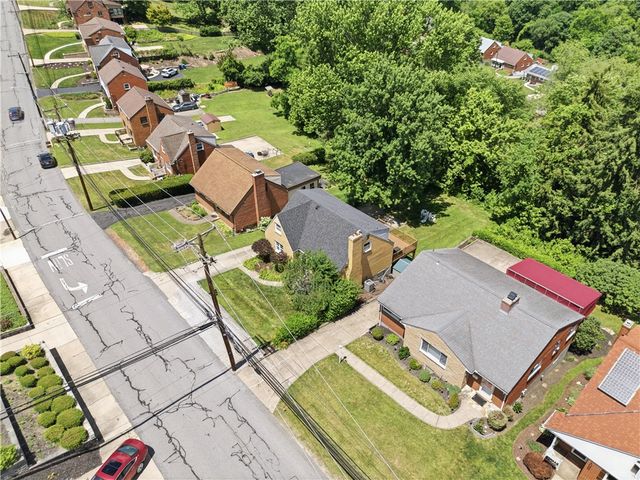1100 Raven Dr, Scott Twp, PA 15243