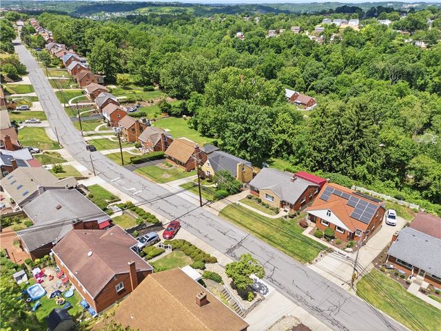 1100 Raven Dr, Scott Twp, PA 15243