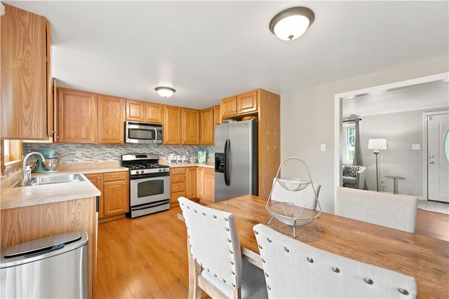 1100 Raven Dr, Scott Twp, PA 15243
